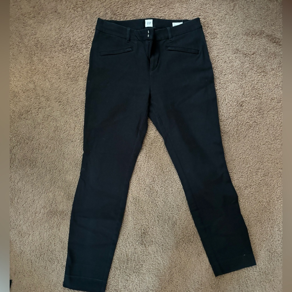 Gap- Pants​​​​​ - Picture 3 of 4